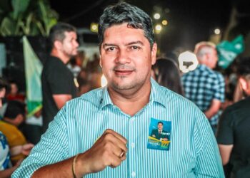 Candidato ao Senado, Júnior Feitosa confirma voto às 10h em escola de Tarauacá
