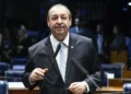 Amazonas: Omar Aziz vence disputa pelo governo e deixa vaga no Senado
